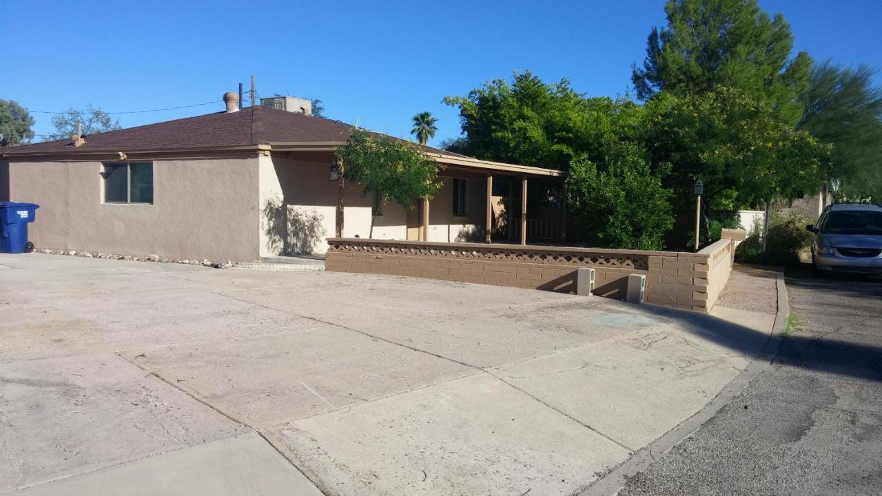 Quiet Desert Oasis Off Swan Rd Tucson Bagian luar foto